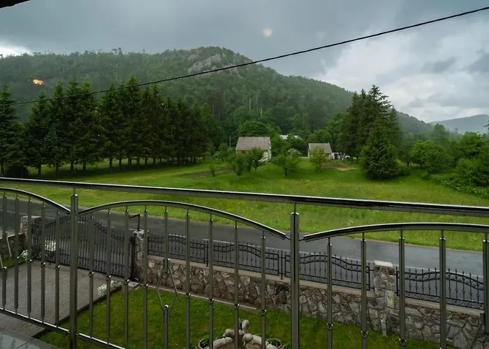 Tilemida بيت للعطل Fužine